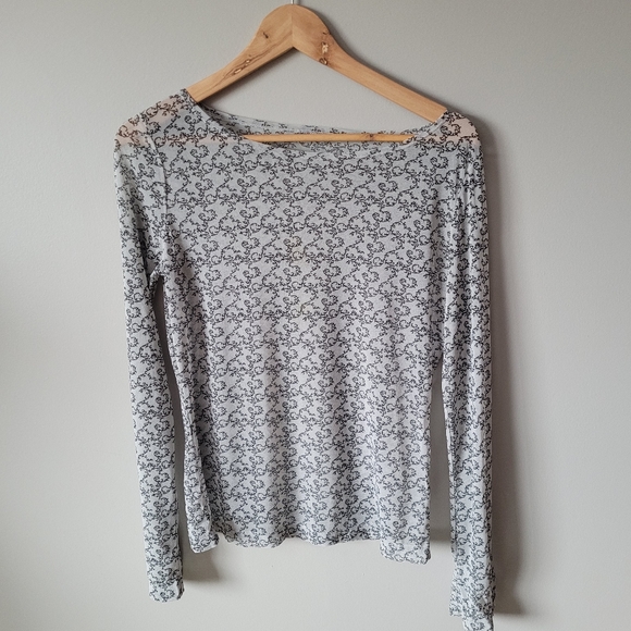 Mesh filigree vine print long sleeve top - Picture 9 of 10